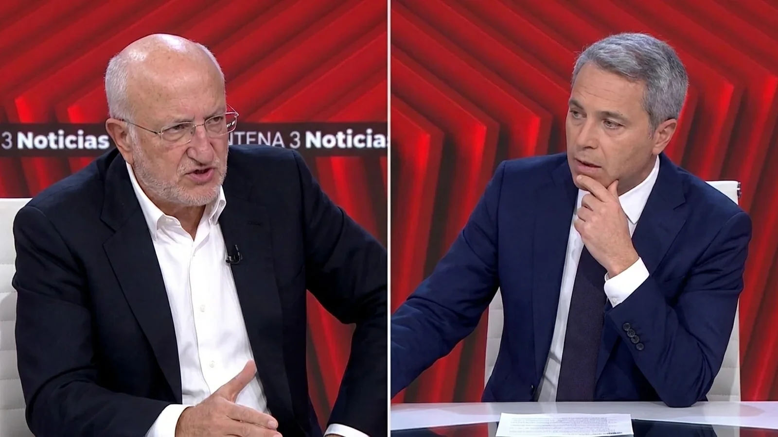 Juan Roig frente a Vicente Vallés en el plató de Antena 3 Noticias