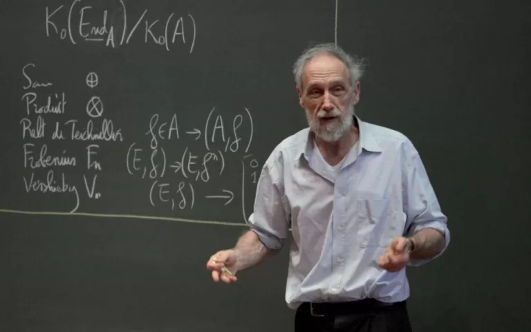 La théorie d’Alain Connes unifie-t-elle les forces dans les pas d’Heisenberg et Einstein ? Ses explications.