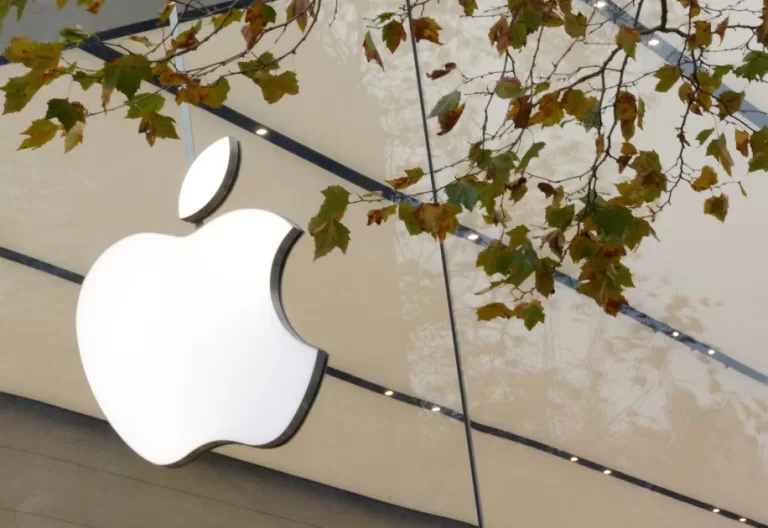 Apple’s long-rumored mixed reality headset could finally debut this spring