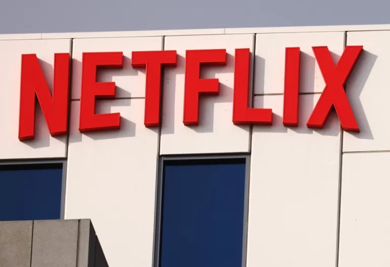2 Netflix book adaptations coming this year that will be so epic