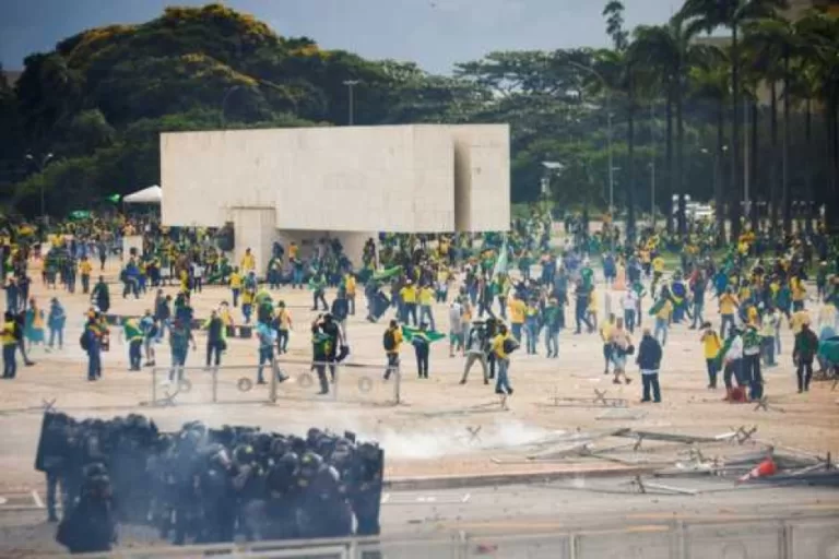 Global leaders condemn assault on Brazilian government buildings
