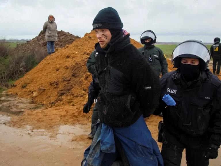 German coal mine standoff escalates as police move on protesters