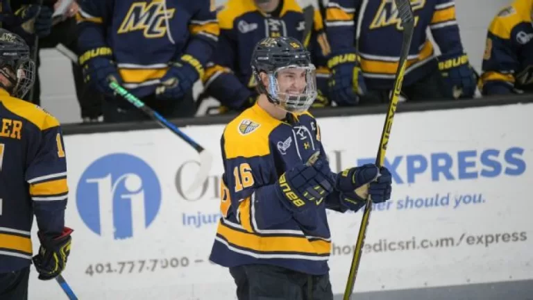 Men’s college hockey: Top teams, best players, Frozen Four picks