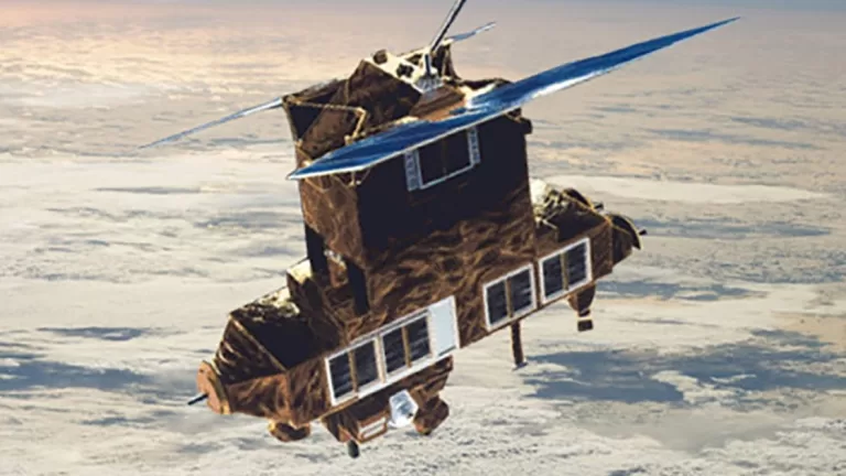 5,400-Pound NASA Satellite Falls Back to Earth After 38 Years in Space     – CNET
