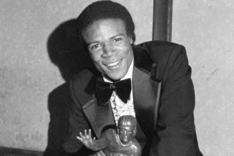 Ex-USC star RB Charles White, who won 1979 Heisman Trophy, dies at 64