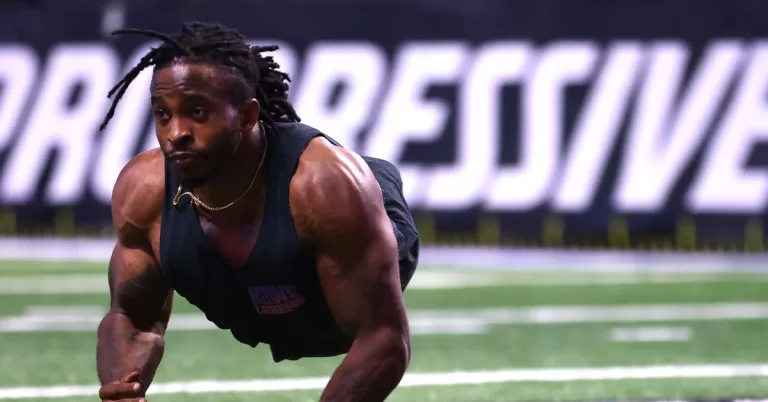 Zion Clark, fighter born without legs, considers Jon Jones and Jordan Burroughs inspirations in his career