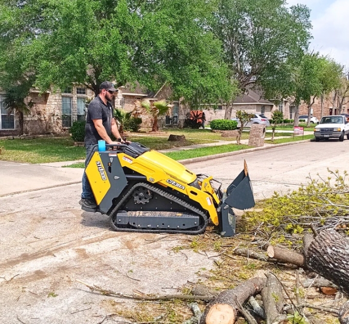 MechMaxx Shakes Up Mini Skid Steer Market with $24K Croba STL1000