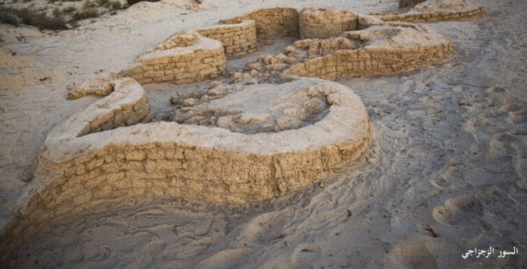 Archaeologists discover massive ancient Egyptian fortress