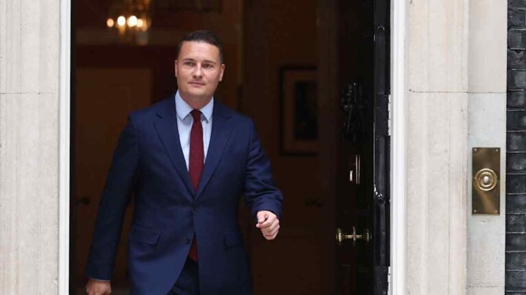 Streeting says he will battle Burnham for Labour leadership
